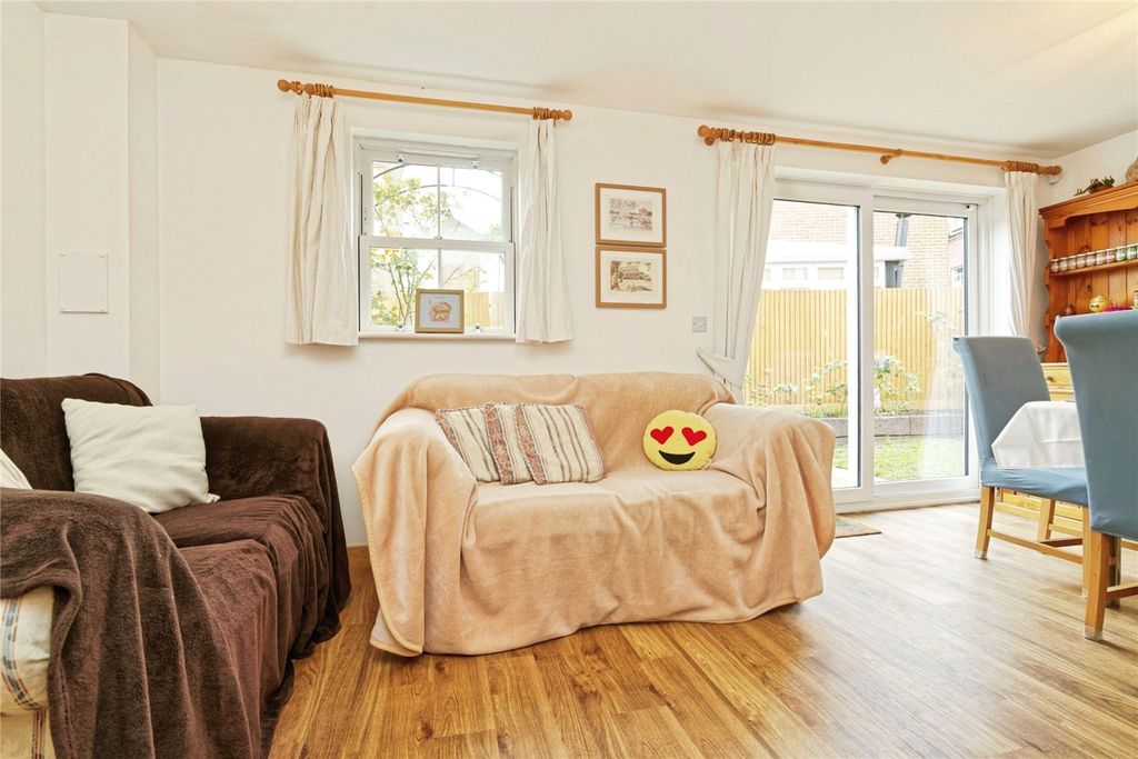 Property photo 3 of 16 Picture No. 21