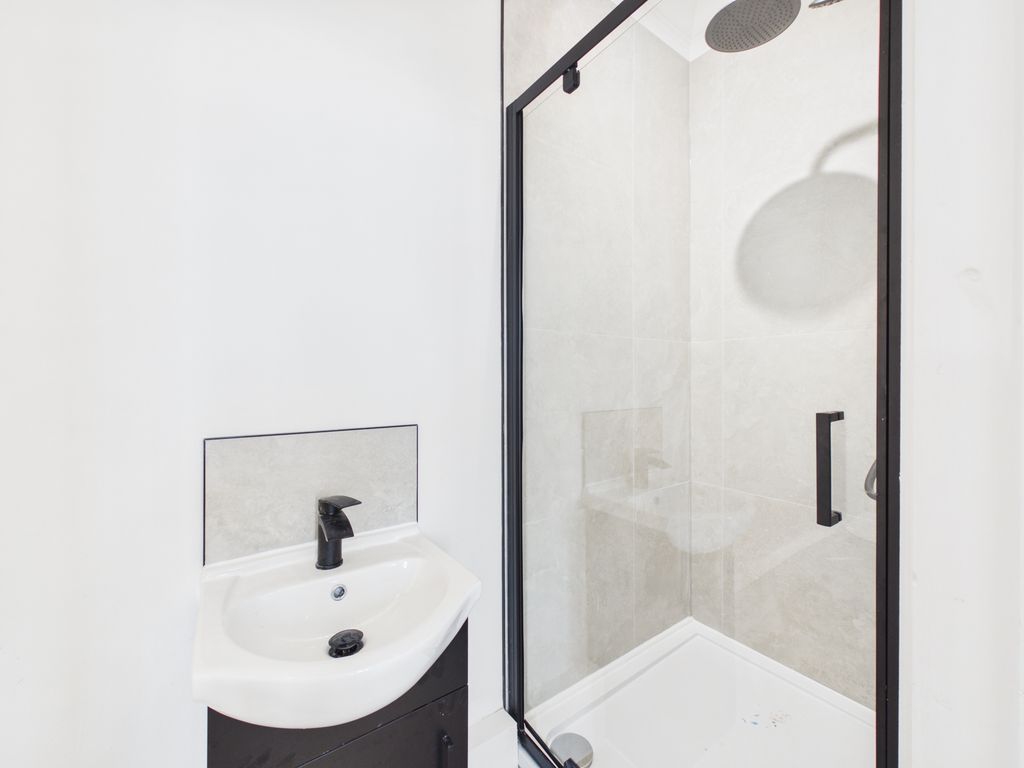 Property photo 1 of 6 Room 1 Ensuite