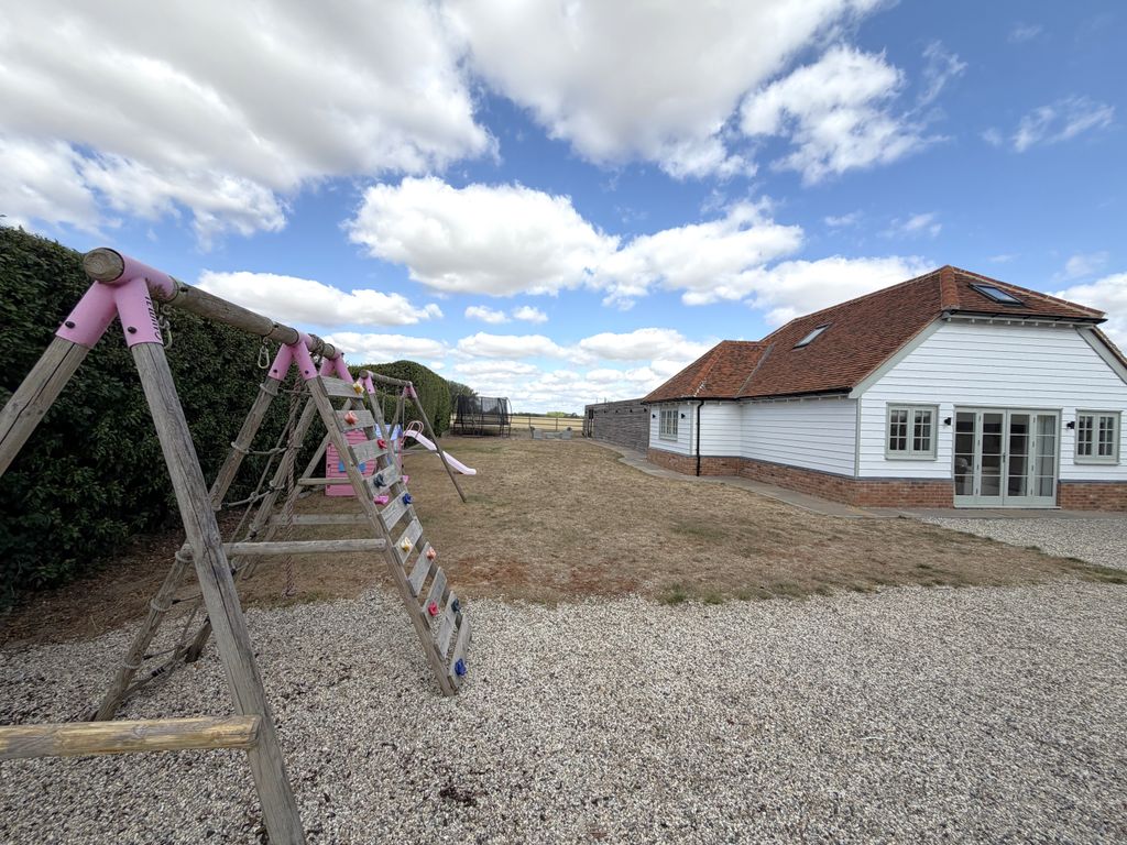 Property photo 3 of 31