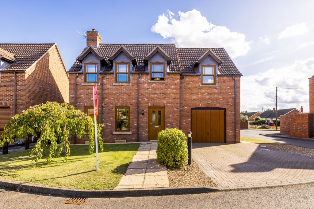 Property photo 1 of 31 6 Abbey Gardens (Swineshead)-6