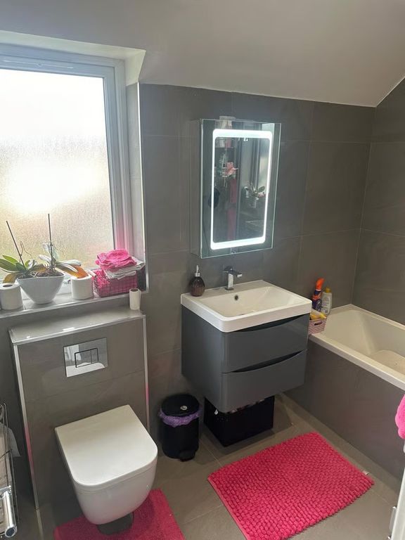 Property photo 3 of 4