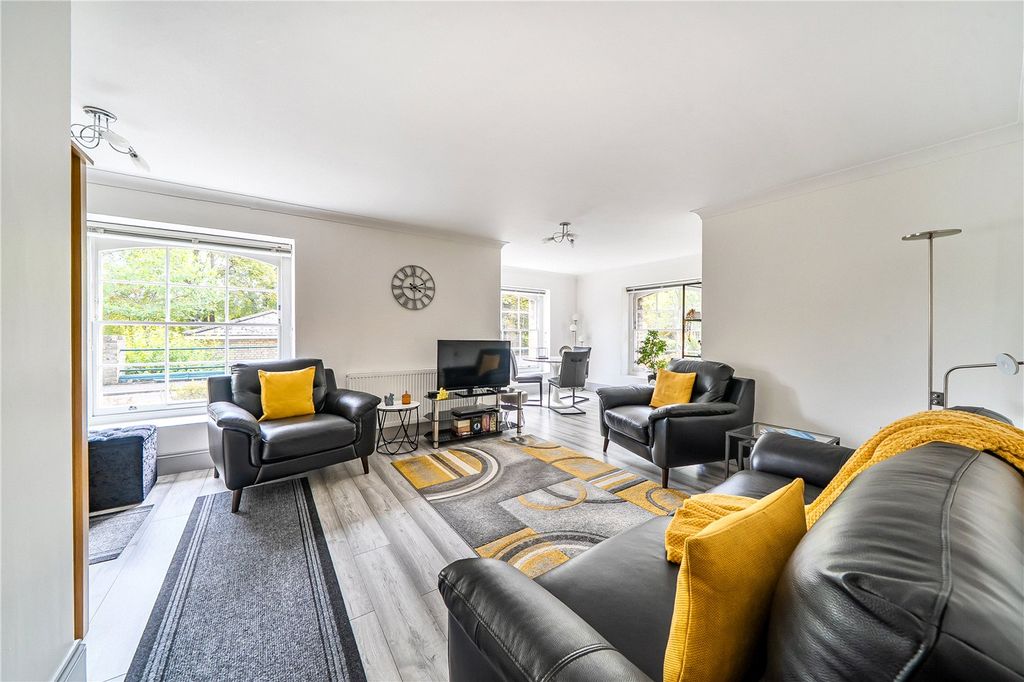 Property photo 1 of 23 Picture No. 14
