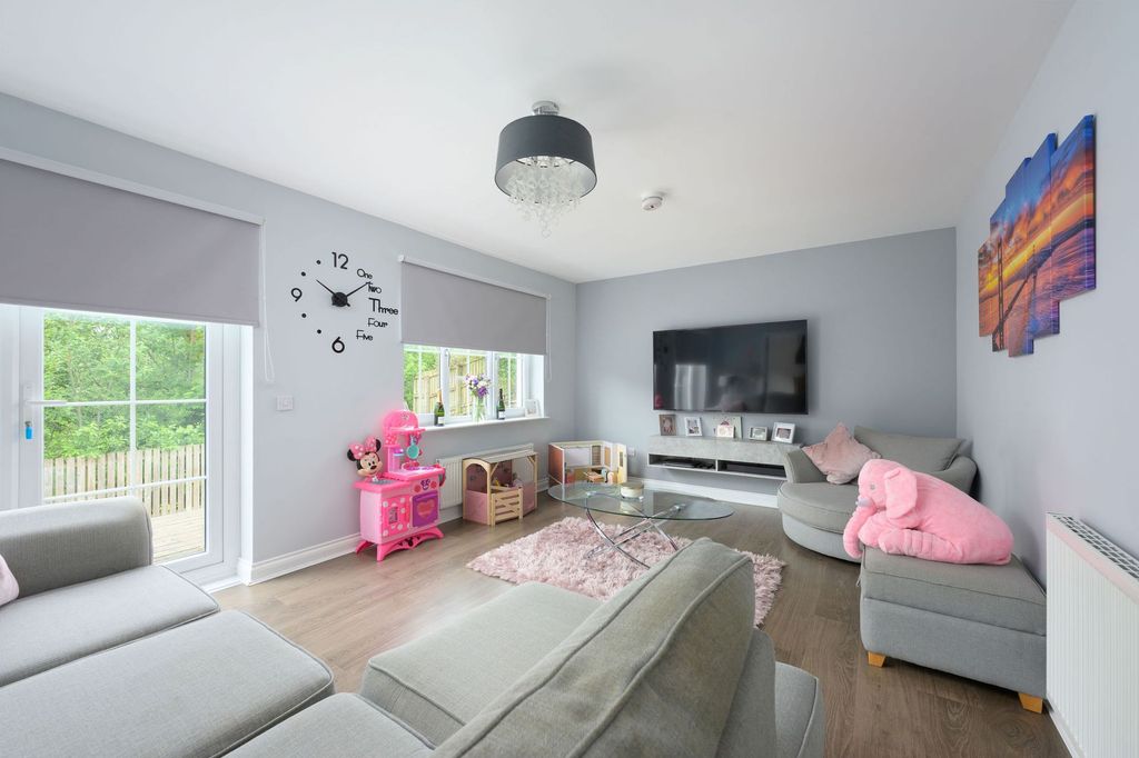 Property photo 2 of 37
