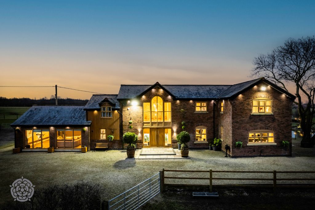 Property photo 1 of 49 Picture No. 37
