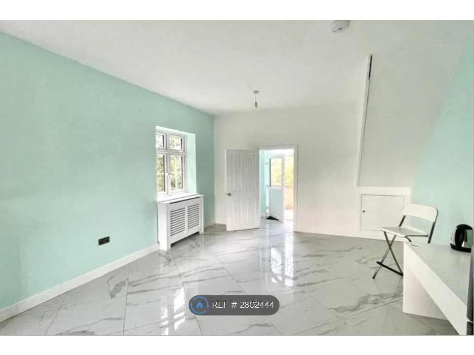 Property photo 3 of 15 Living Room