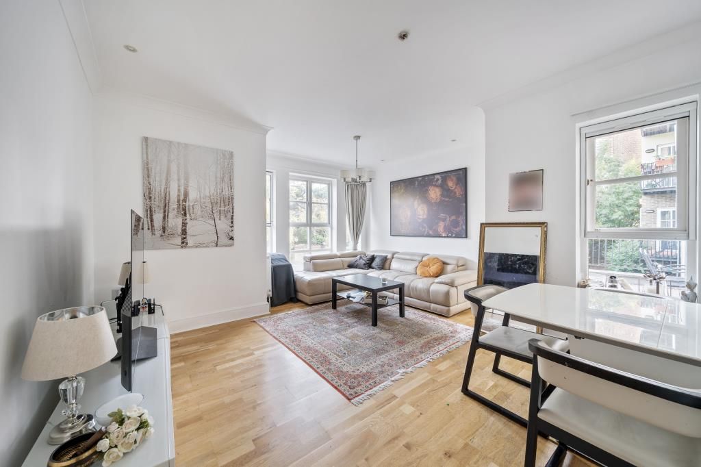 Property photo 1 of 10 Living / Dining Area