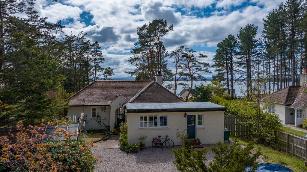 Property photo 2 of 25