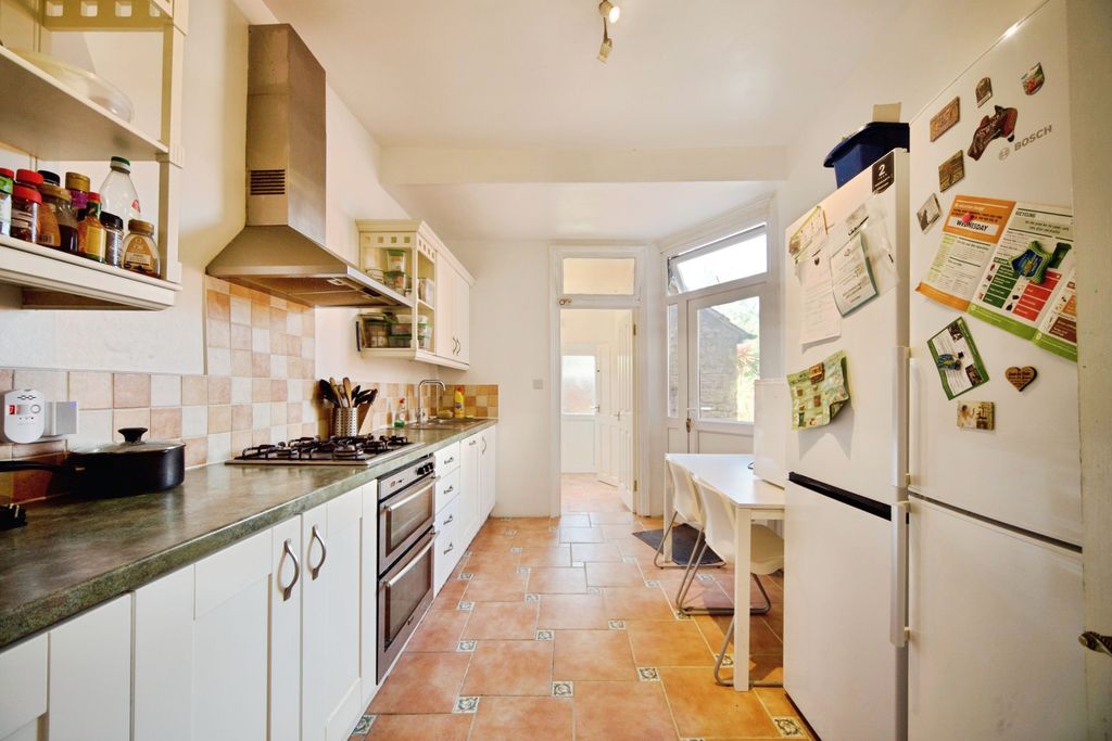 Property photo 3 of 19