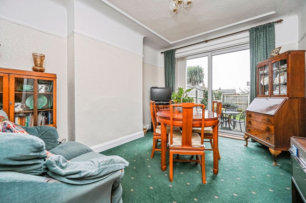 Property photo 3 of 19 Pbox-Img.Jpg