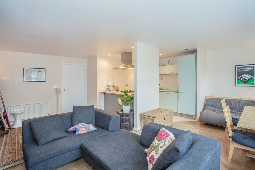 Property photo 3 of 9 Photo 2