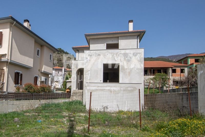 Property photo 1 of 25