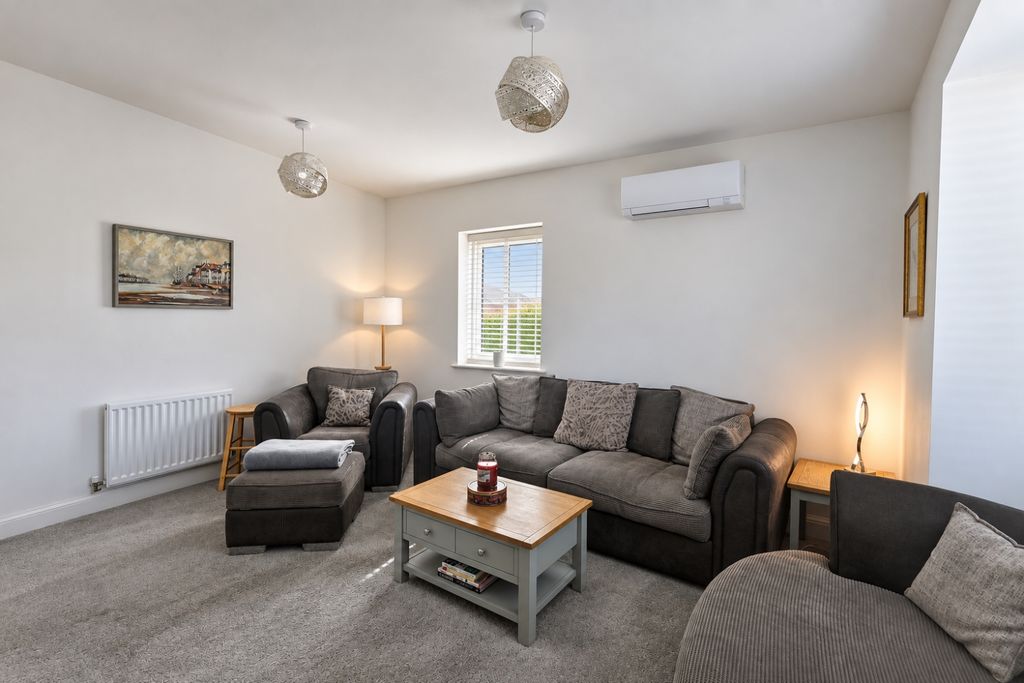 Property photo 3 of 26 3220996B-Ab75-449C-9564-C56C0Af750A1