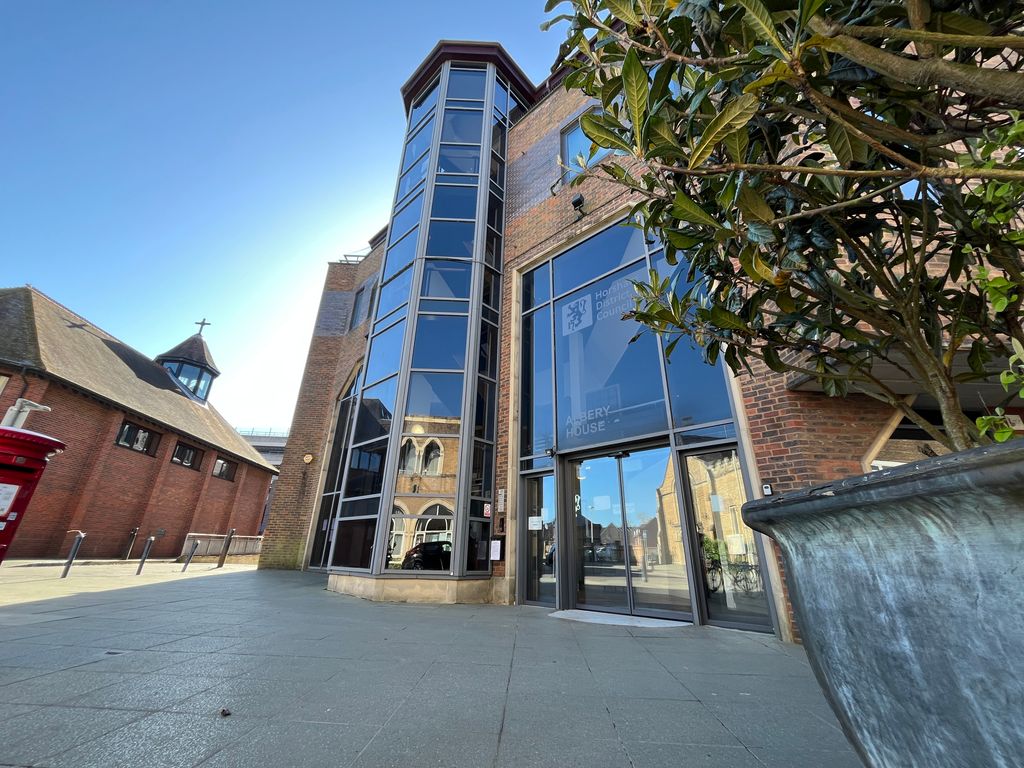 Property photo 1 of 6