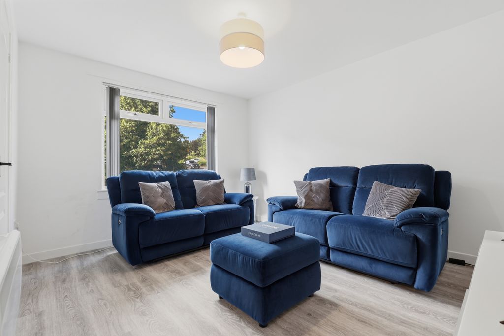 2 bed flat for saleMuiryhall Street, Coatbridge ML5 photo 5