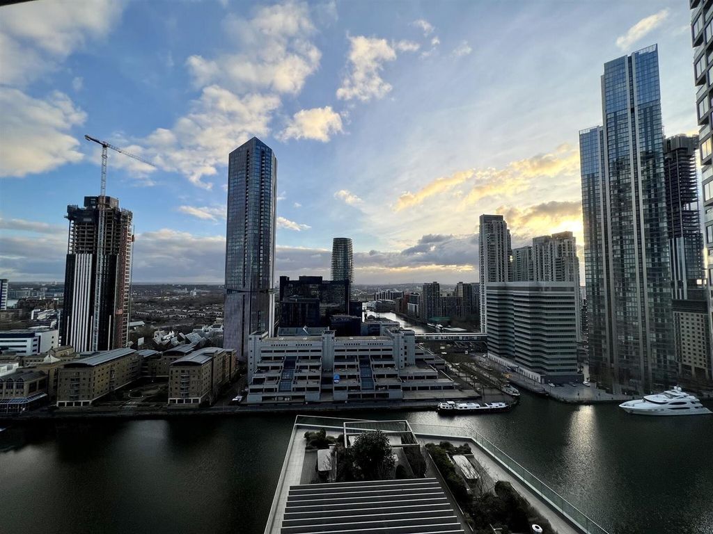 Property photo 1 of 8 View Of Canary Wharf From 10 Park Drive For Sale B