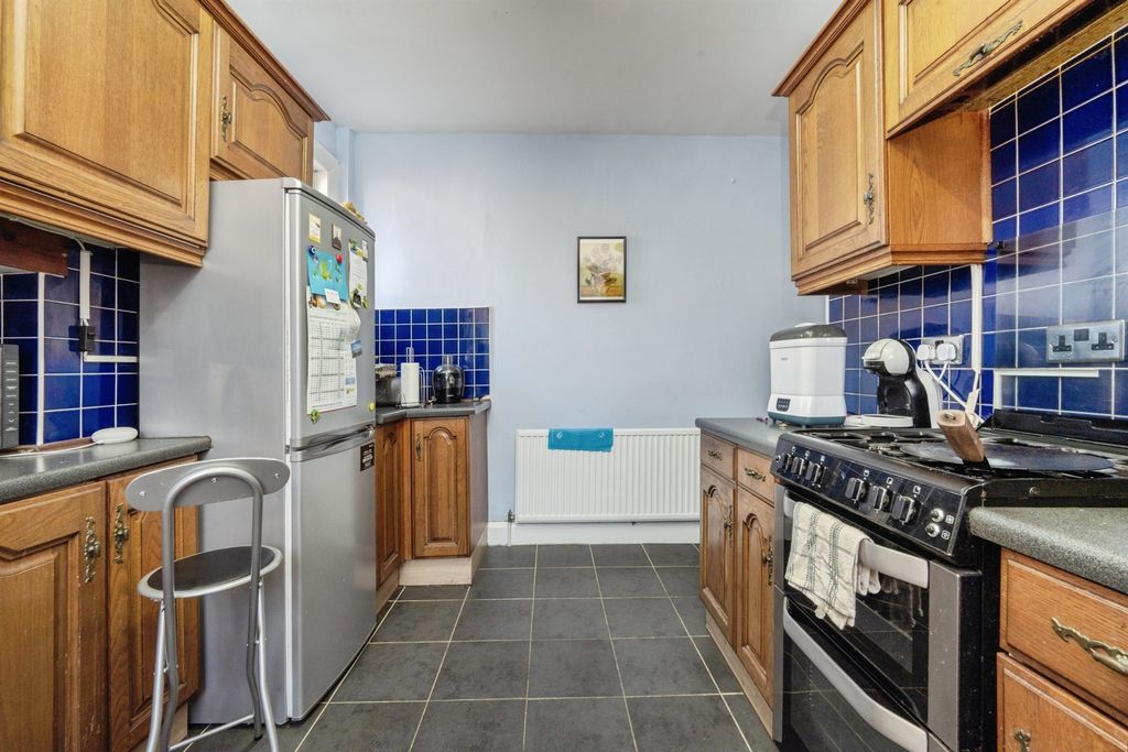 Property photo 3 of 17