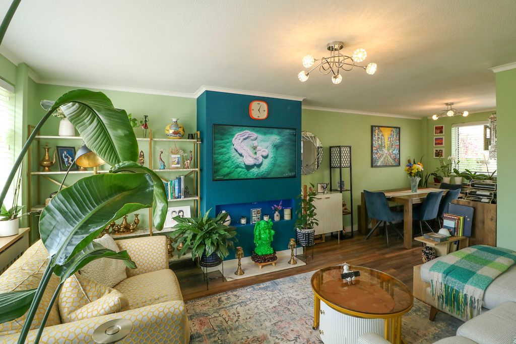 Property photo 3 of 18 Living Area