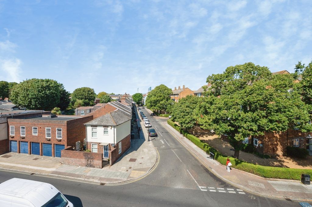Property photo 2 of 14 Pbox-Img.Jpg
