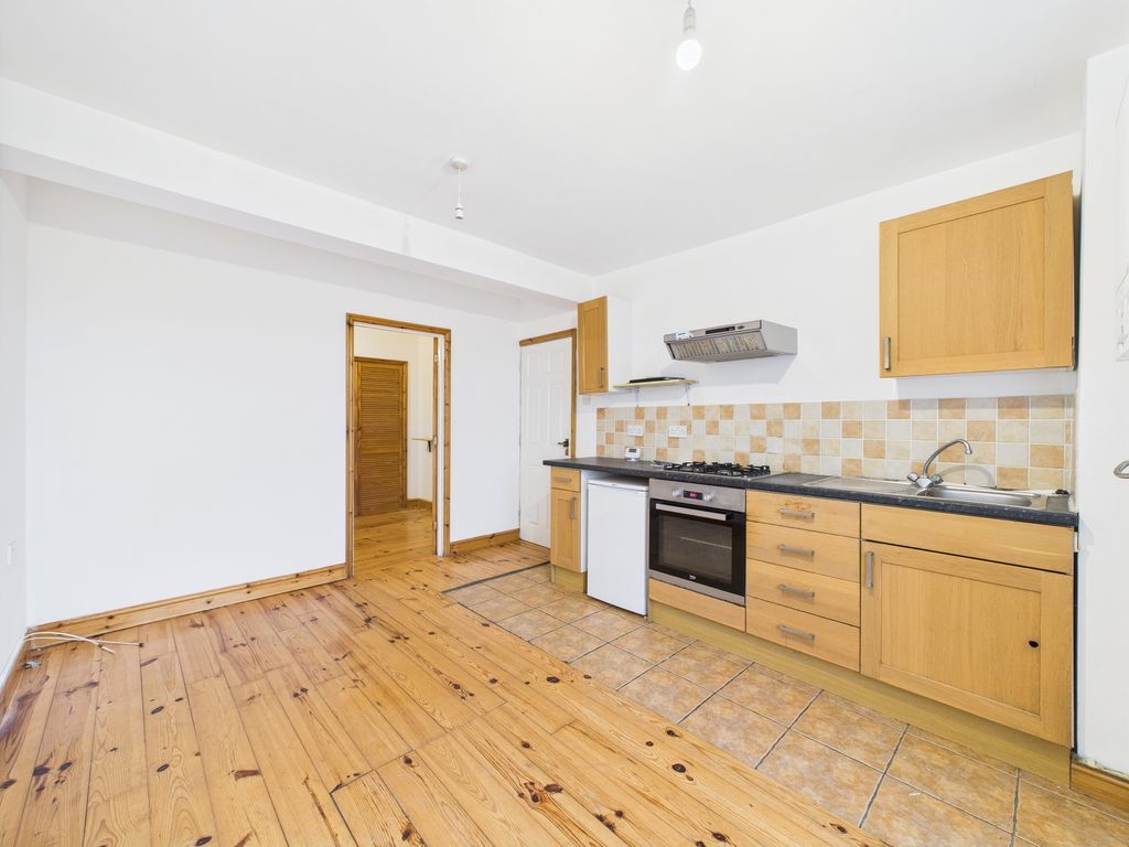 Property photo 1 of 10 Cam02089G0-Pr0548-Still002