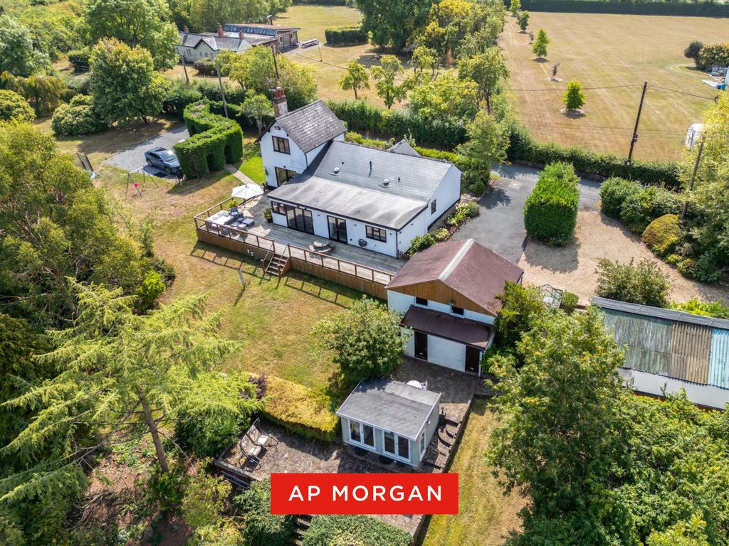 Property photo 1 of 38 Picture No. 94