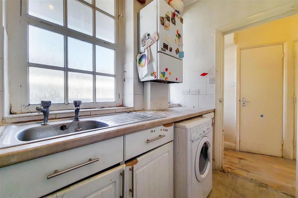 Property photo 2 of 5 2_Kitchen-0.Jpg