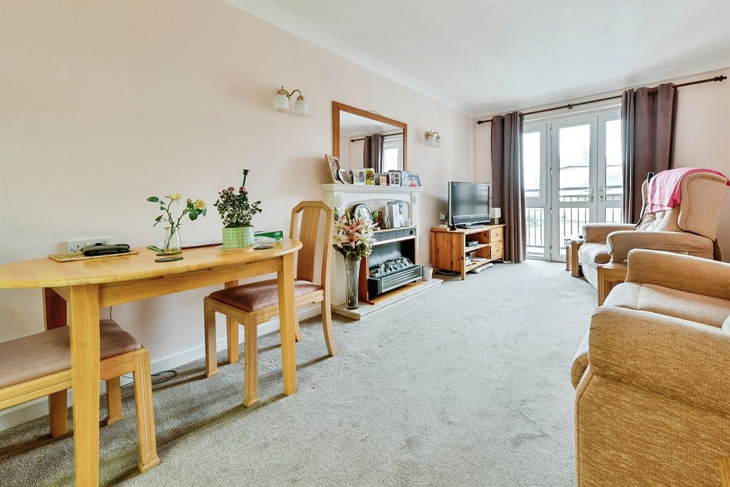 Property photo 2 of 20