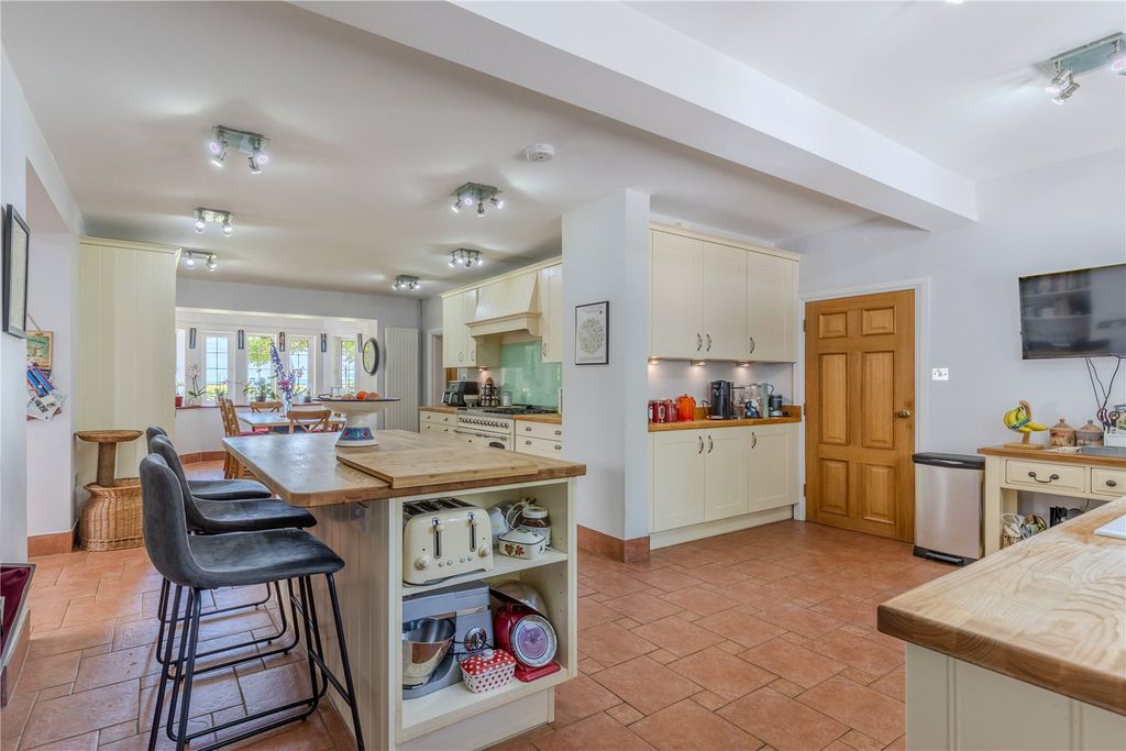 Property photo 3 of 14 Picture No. 32