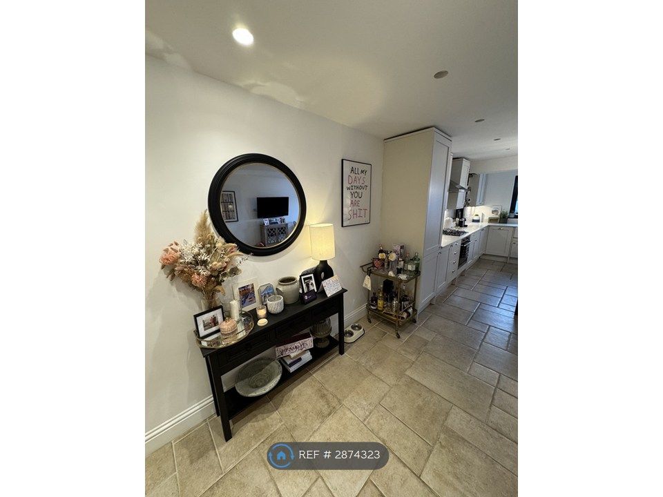 Property photo 3 of 34