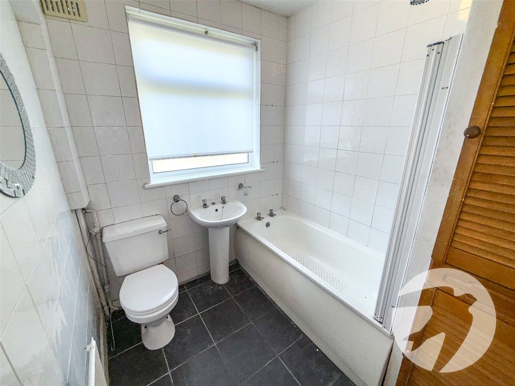 Property photo 3 of 8 Picture No. 06