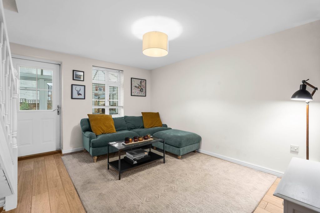 Property photo 2 of 23 6111223