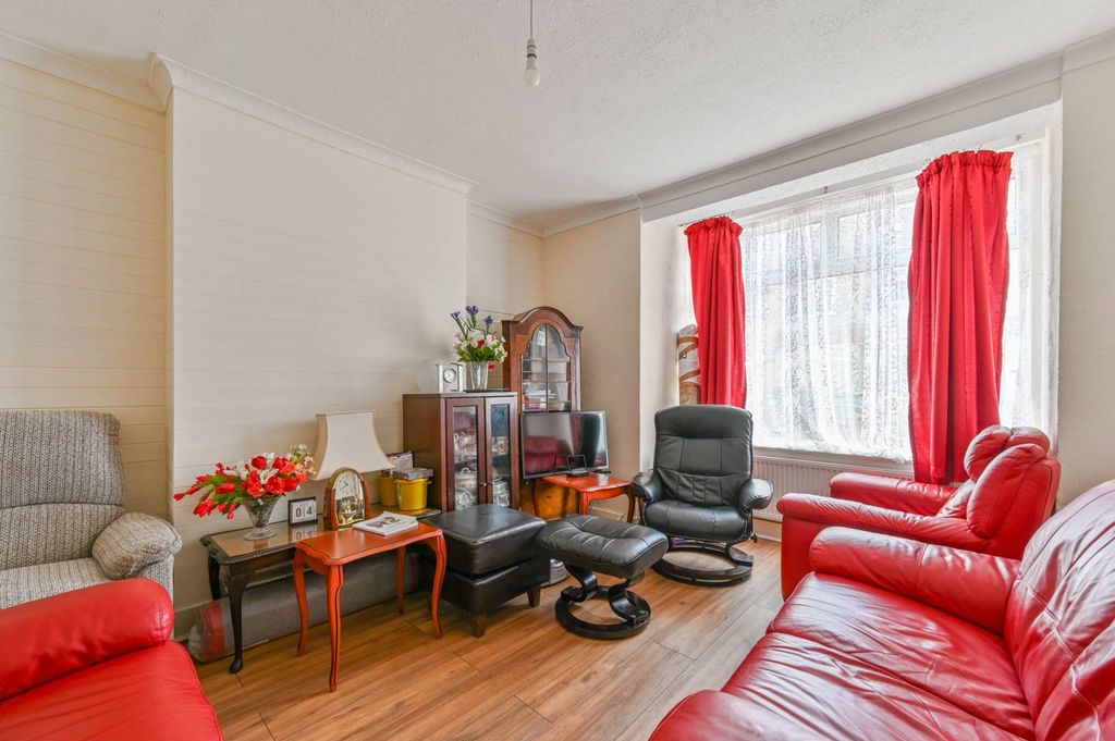 Property photo 2 of 9