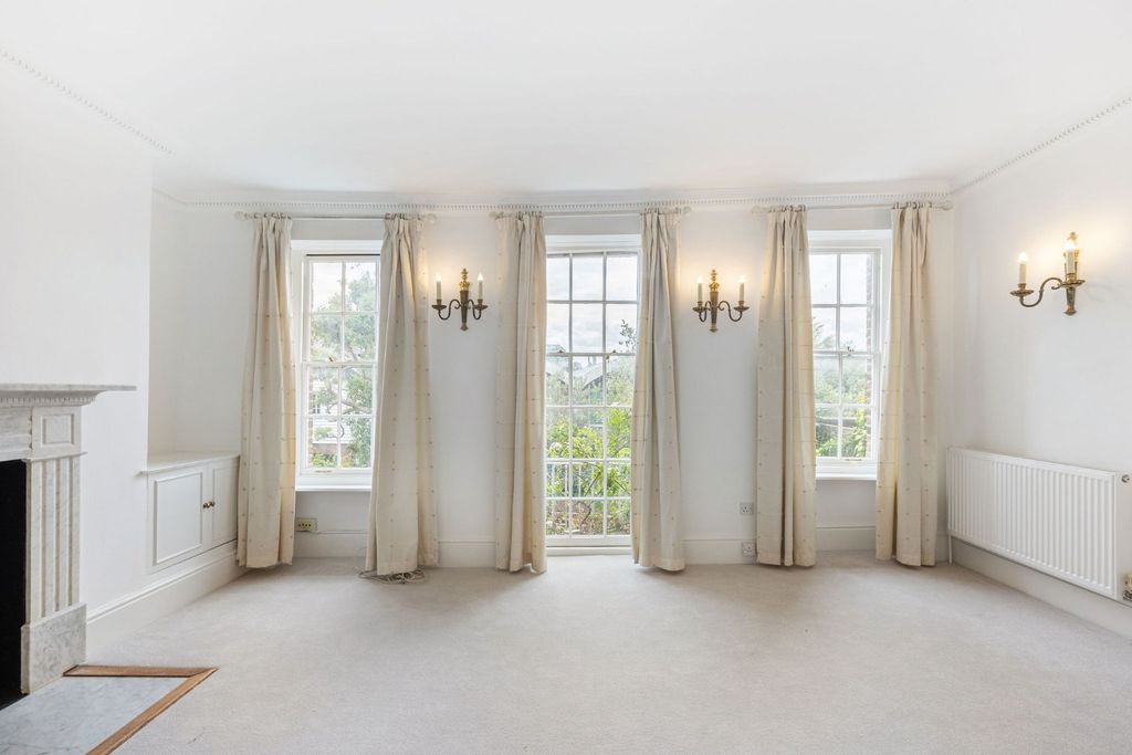 Property photo 3 of 13 5258553