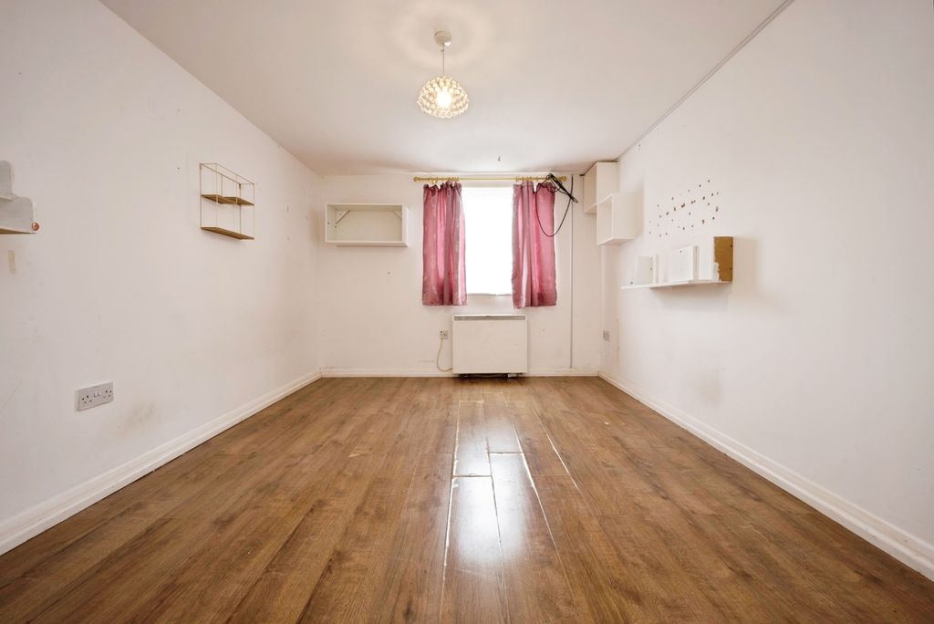 Property photo 2 of 35 Pbox-Img.Jpg