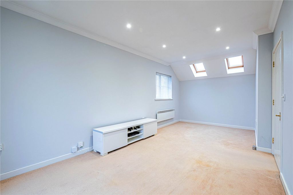 Property photo 2 of 12 Picture No. 25