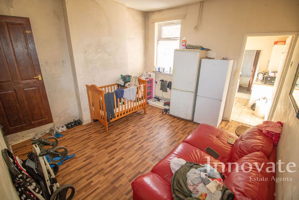 Property photo 2 of 8 Photo 4