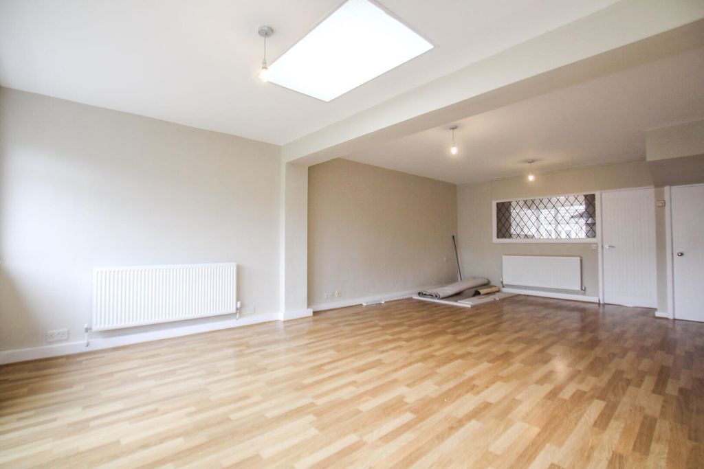 Property photo 3 of 10 Living Room