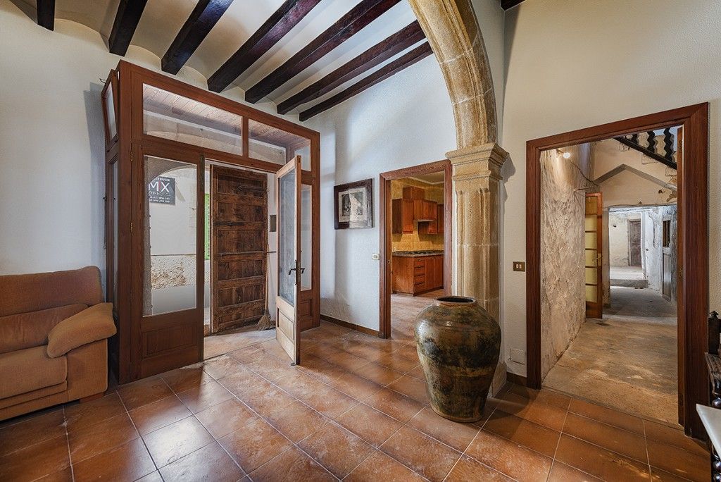 Property photo 1 of 20 Entrance