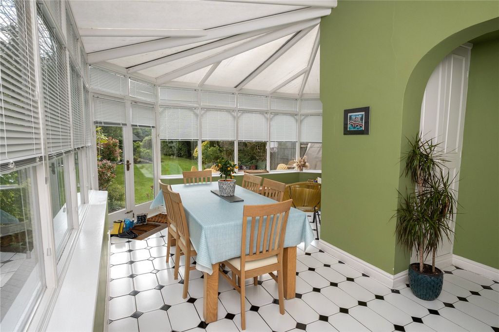Property photo 3 of 27 Picture No. 11