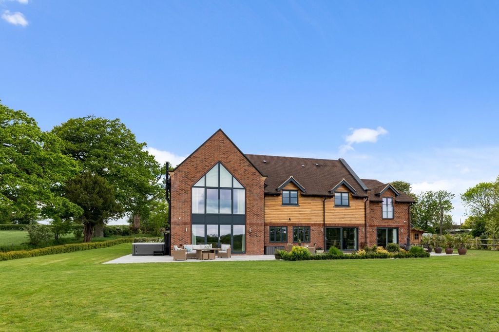Property photo 2 of 26 Picture No. 83