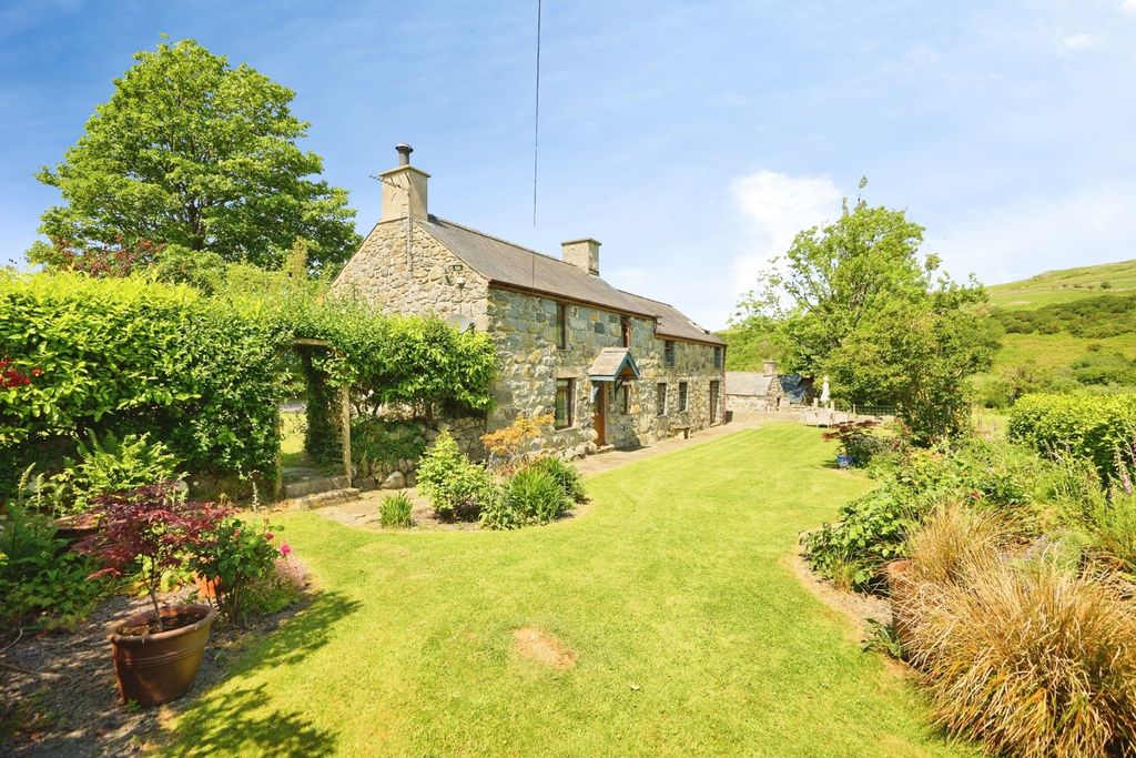 Property photo 1 of 33 Pbox-Img.Jpg