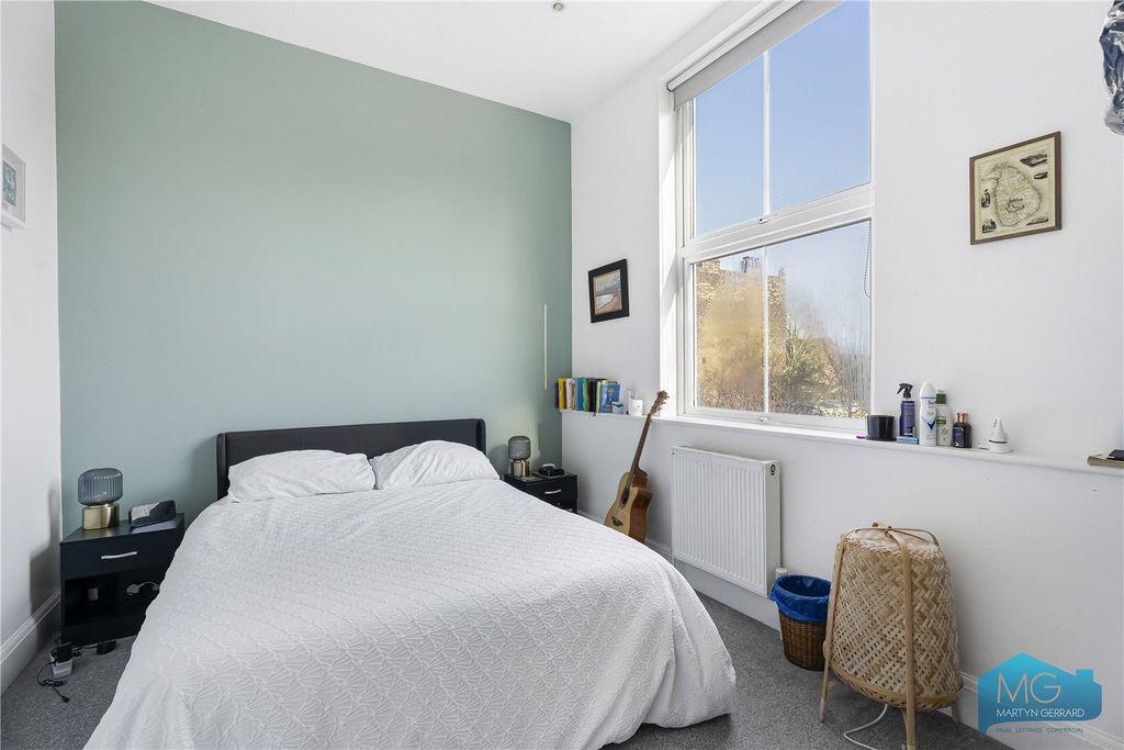 Property photo 3 of 15 Picture No. 17