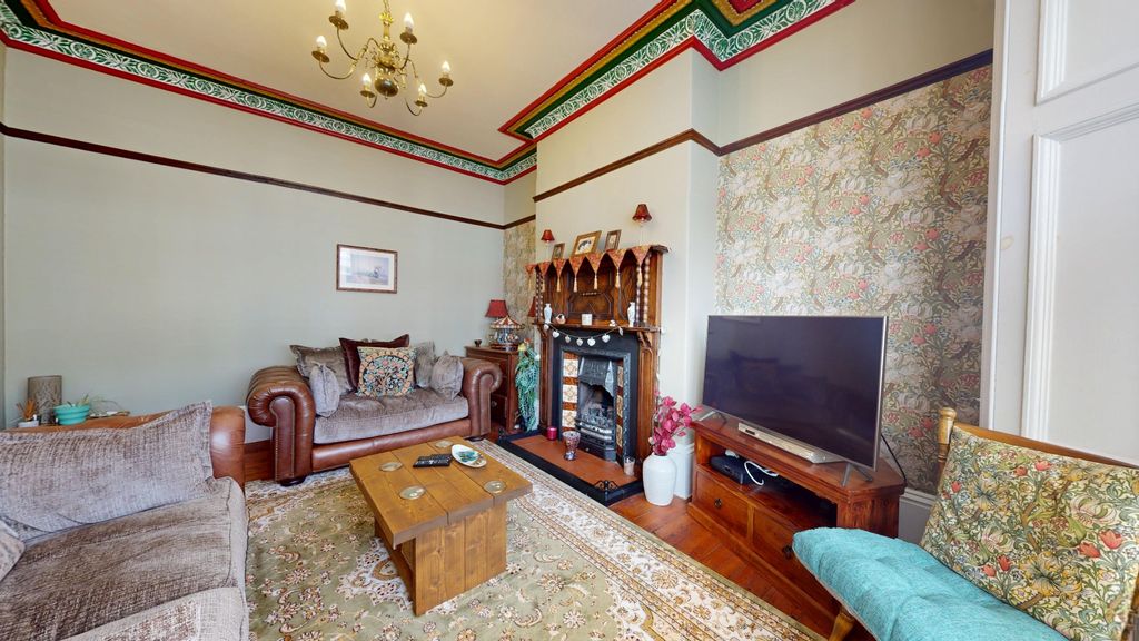 Property photo 2 of 31 5377352