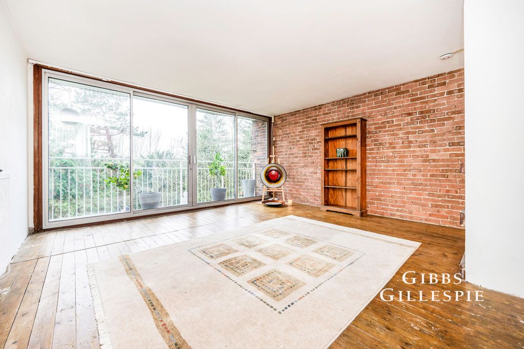 Property photo 3 of 10 Photo