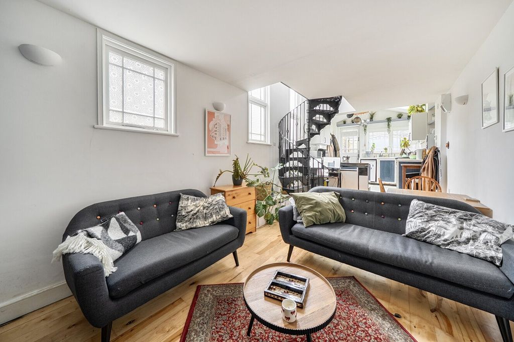 Property photo 1 of 23 Picture No. 14