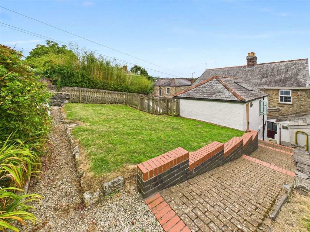 Property photo 2 of 16 Picture No. 12