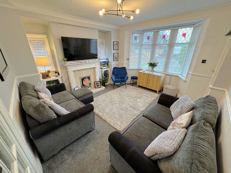 Property photo 2 of 22 Lounge