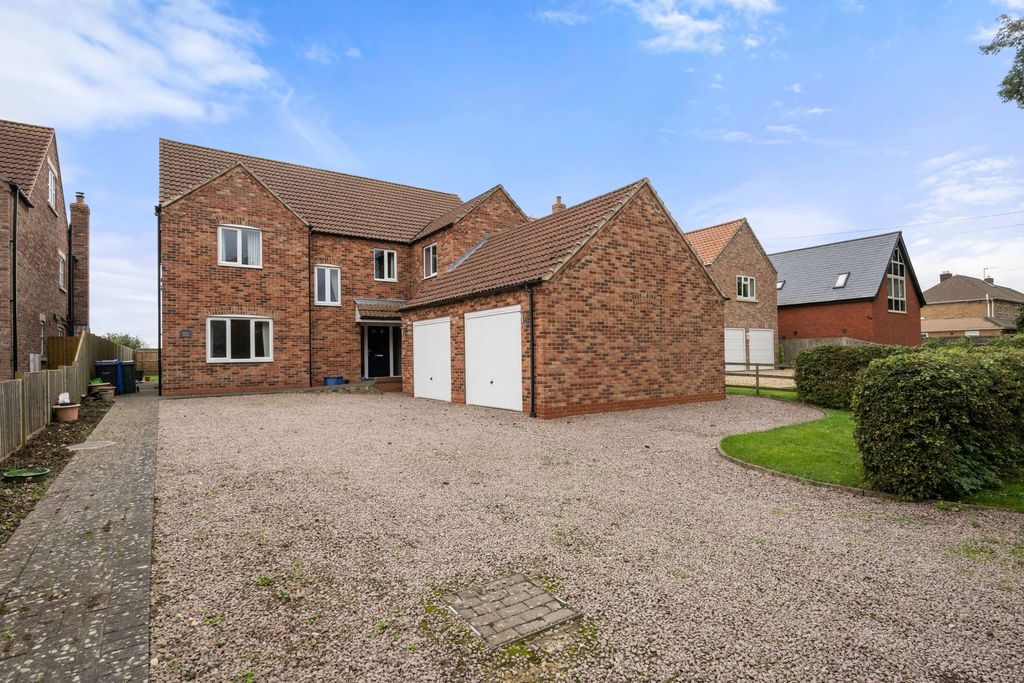 Property photo 1 of 31