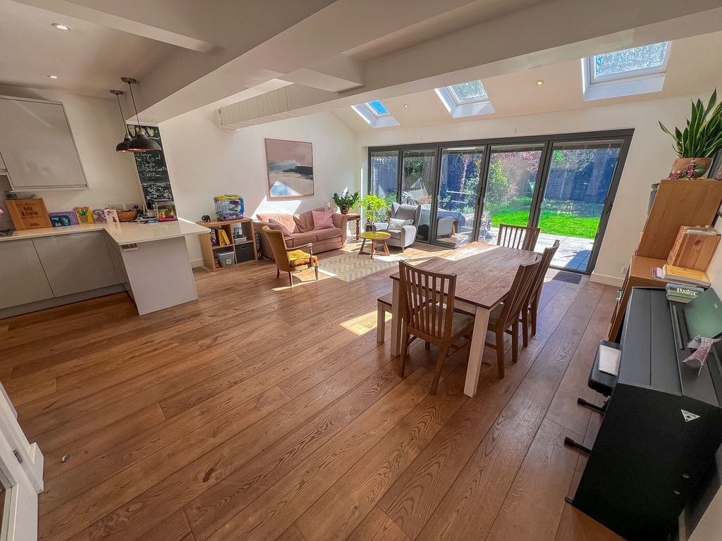 Property photo 2 of 39