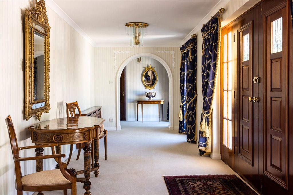 Property photo 3 of 19 Hallway