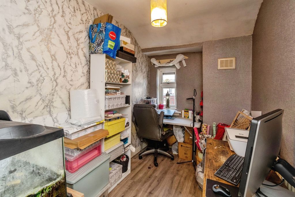 Property photo 2 of 12 Pbox-Img.Jpg